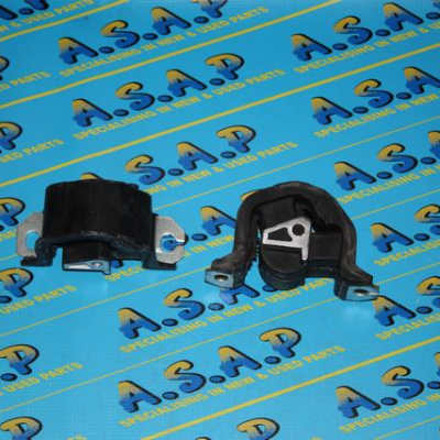 GEARBOX MOUNTING R CORSA B