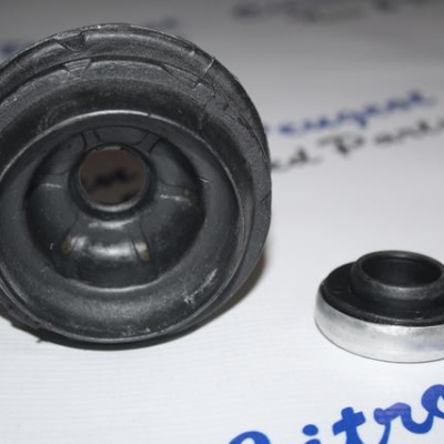 SHOCK TOP MOUNT FOR 107/C1/AYGO 06-14