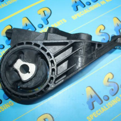 GEARBOX MOUNTING CRUZE 1.8 AUTO