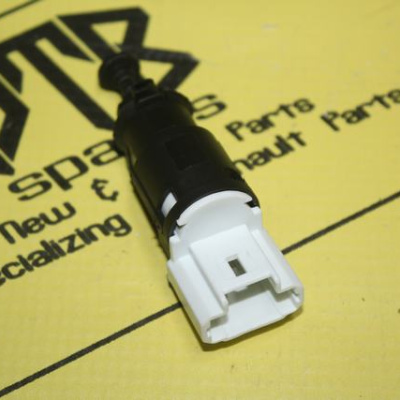BRAKE LIGHT SWITCH FOR CLIO III/DUSTER