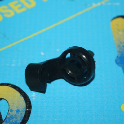 BONNET STAY SWIVEL CLIP CORSA B