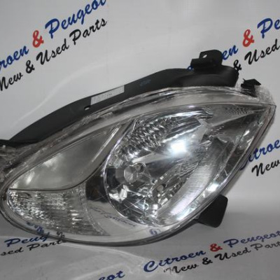 HEAD LAMP RH FOR PICASSO 05-10